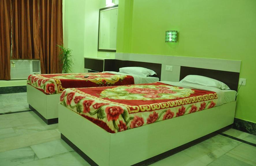 Hotel Kiran Palace Варанаси Номер фото