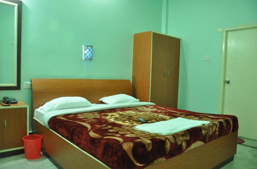 Hotel Kiran Palace Варанаси Номер фото